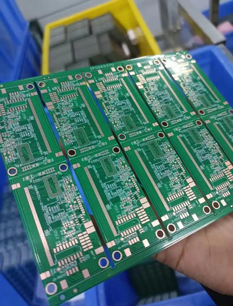【大涨解读】PCB、玻纤：英伟达架构调整激发行业新需求，龙头企业掀起新一轮扩产潮，今天起关键材料也将涨价